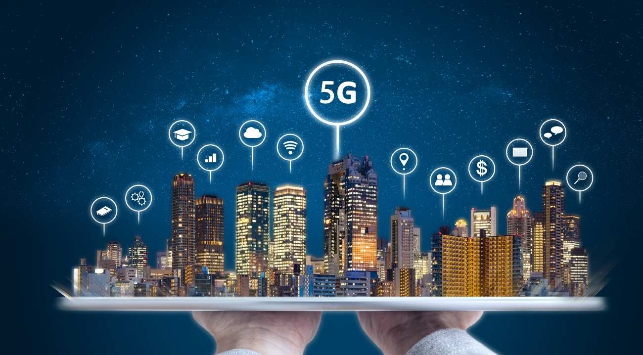 Image of a city with 5G