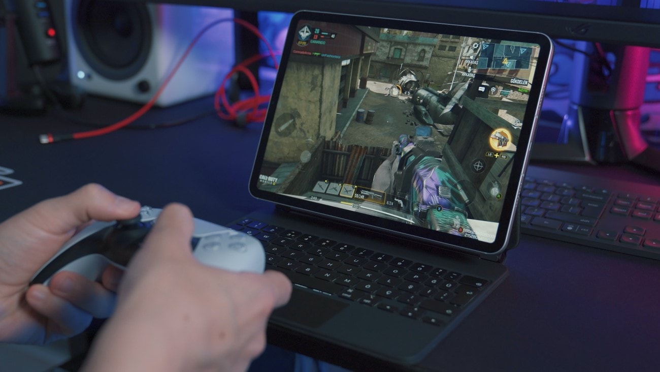 Gaming with controller on a tablet