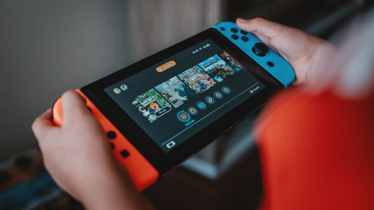 Regular or Lite - which Nintendo Switch is right for you?