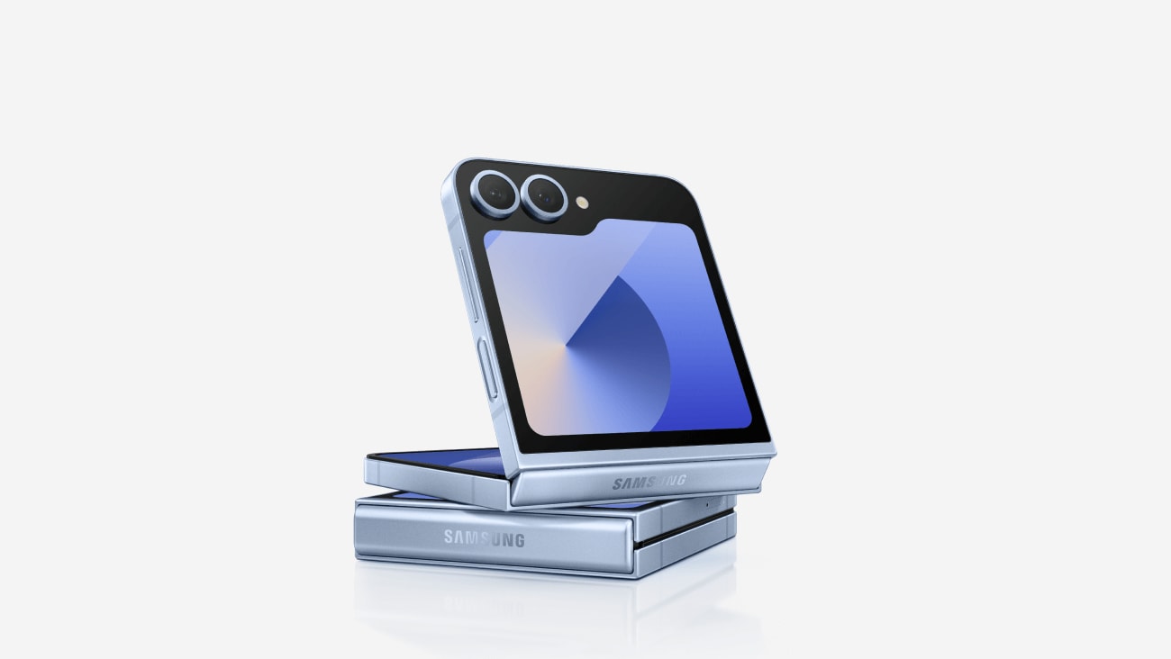 Samsung Galaxy Z Flip6 in Blue