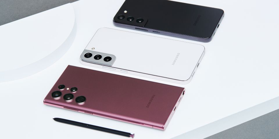 Buy the Samsung Galaxy S22 on a plan Optus